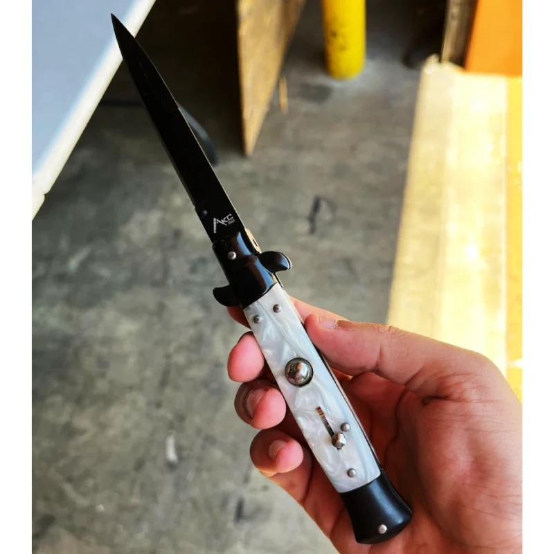 AKC F